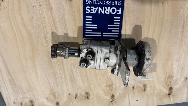 Image 11 of 11 - Danfoss - OMT 160 T