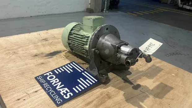 Image 3 of 8 - HP992