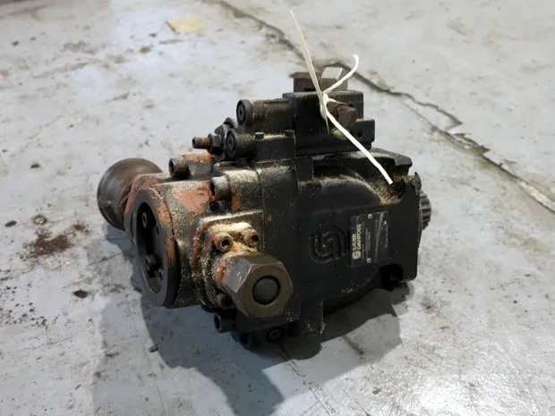 Image 3 of 4 - HP904