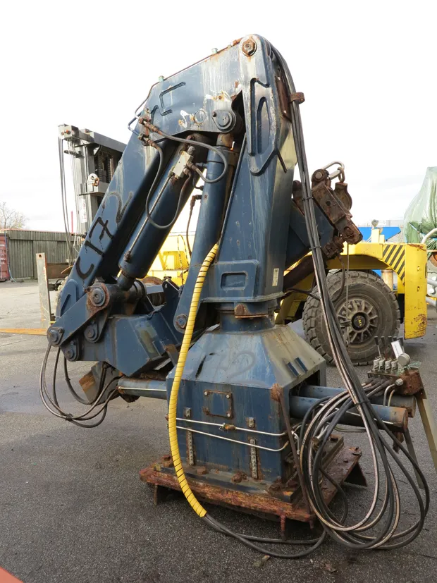 Image 6 of 11 - Palfinger - Foldable Knuckle boom Crane