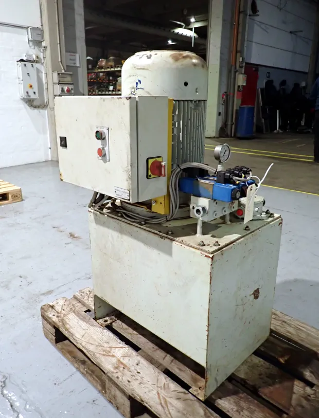 Image 3 of 6 - HS283