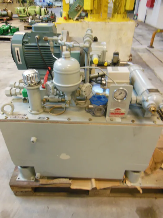 Image 2 of 3 - HS131