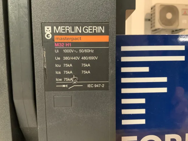 Image 2 of 3 - Merlin Gerin - M32H1