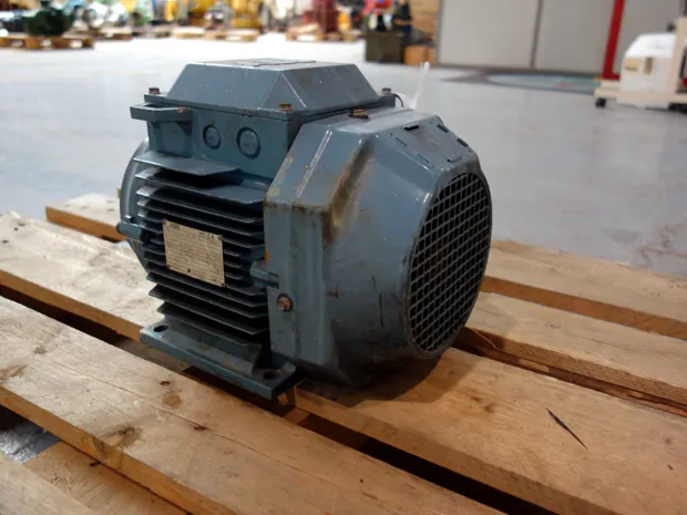 Image 2 of 4 - ABB - M3AA 112 M4