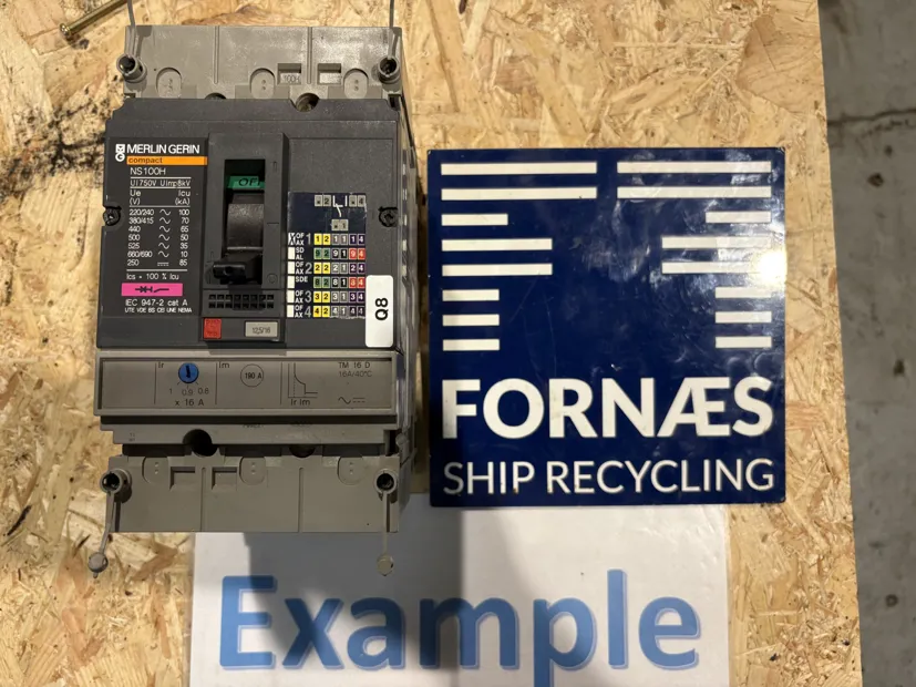 Image 1 of 4 - MERLIN GERIN - NS100H