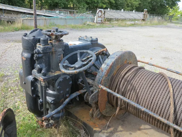 Image 5 of 7 - Anchor winch
