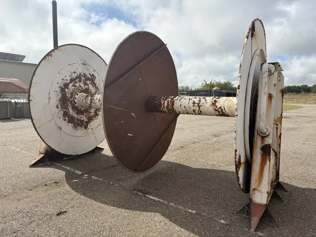 Image 4 of 8 - ND390