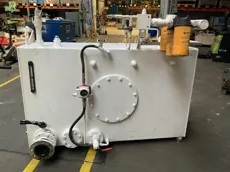 D819