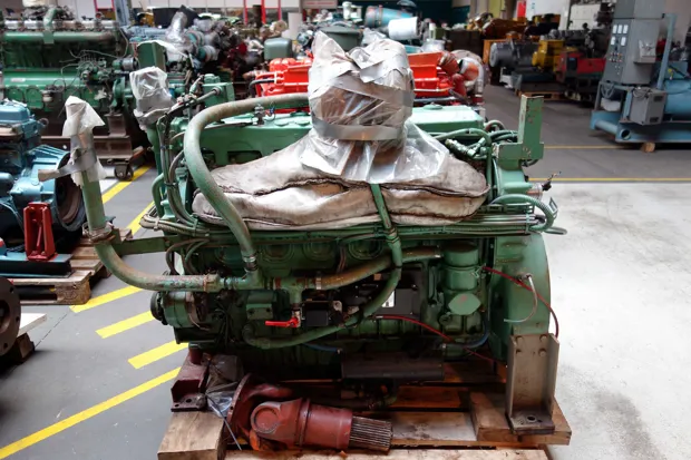 Image 3 of 5 - Detroit - 6R71 Model 1063-7305