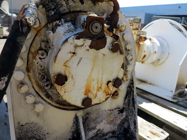 Image 4 of 4 - Tackle winch