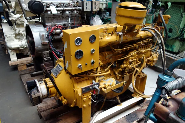 Image 1 of 6 - Isuzu - 6 cyl.