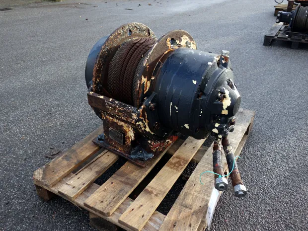 Image 2 of 7 - Tackle winch