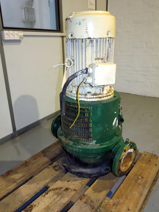 Image 3 of 4 - Desmi - V-100-80-275