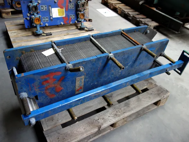 Image 2 of 3 - APV - N35