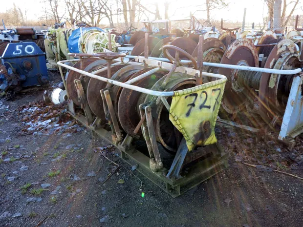 Image 4 of 5 - Trawl winch