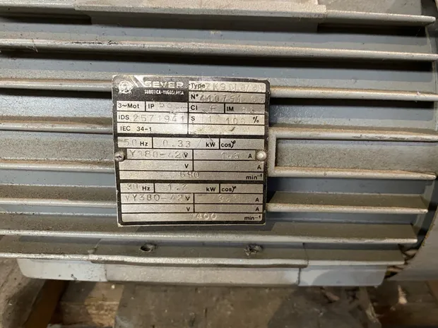 Image 2 of 2 - Server - ZK 90 L8/4V