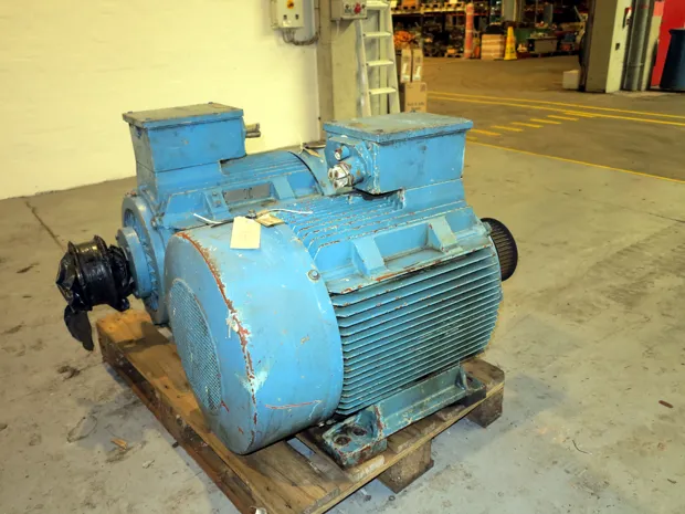 Image 2 of 5 - Siemens - 1LA6 283-4SA80Z 280M