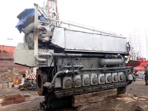 Image 5 of 7 - Wärtsilä - 8R32