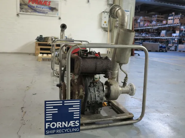 Image 4 of 5 - Yanmar - L40EA-DP