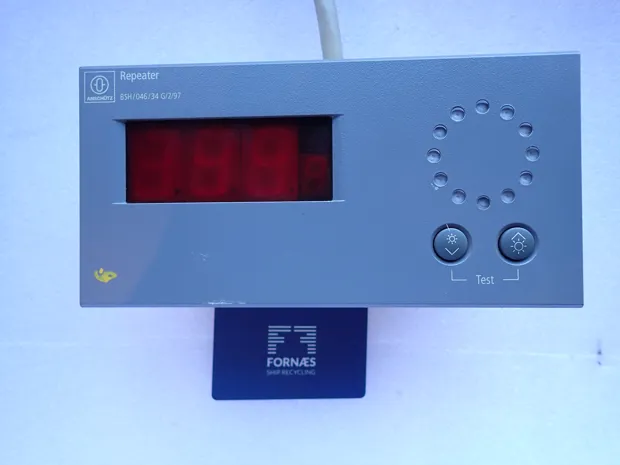 Image 1 of 3 - Anschütz - Digital Repeater Compass