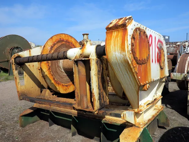 Image 2 of 3 - Trawl winch