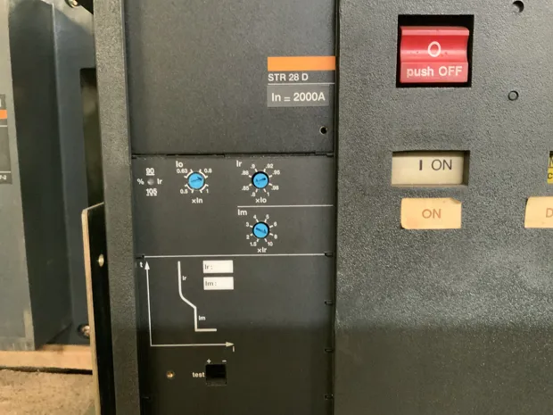 Image 3 of 4 - Merlin Gerin - M16N1