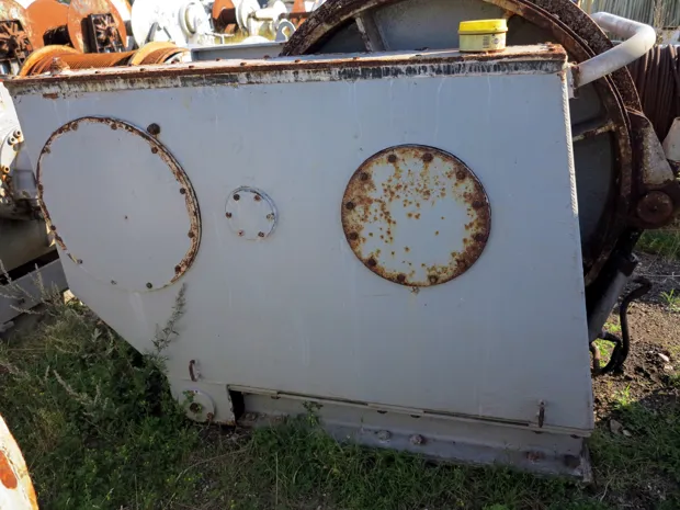 Image 3 of 3 - Split winch