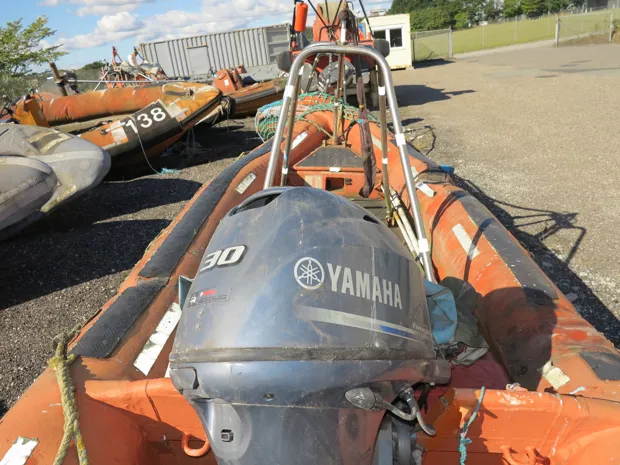 Image 4 of 7 - Mob boat type alu 460F