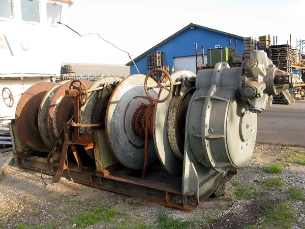 Image 2 of 2 - Trawl winch