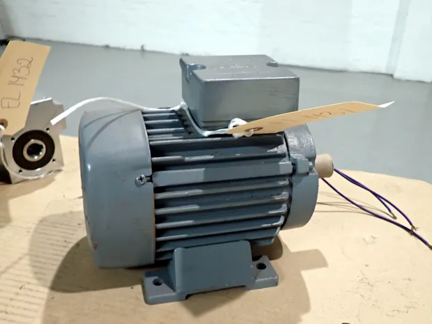 Image 1 of 3 - VEM - K21R 80 K2