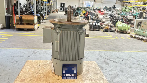 Image 6 of 8 - Früec technische ausrüstung  - FMC 250 M-4/HE