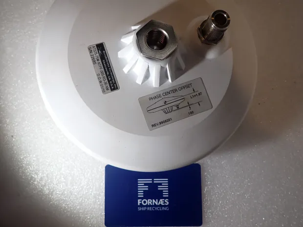 Image 2 of 2 - SEATEX GPS Antenne - AT 575 -  75 - NTPF - 000 - 36 - NM