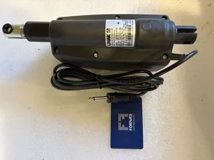 LINAK  -  M28100-110