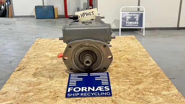 Image 4 of 10 - HP1025