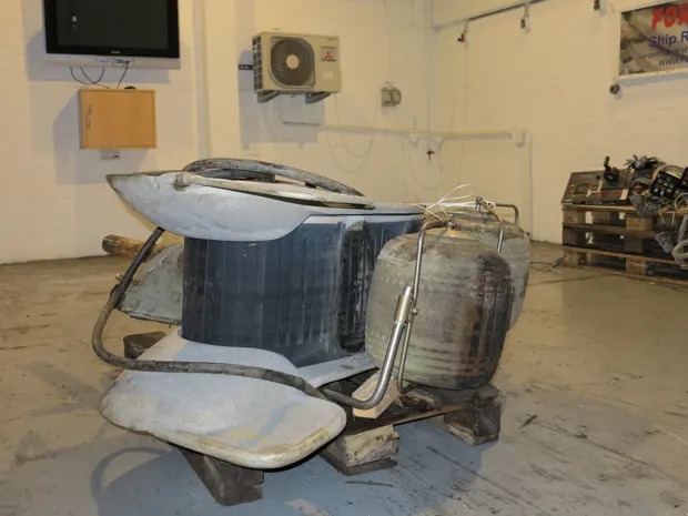 Image 4 of 5 - No plate