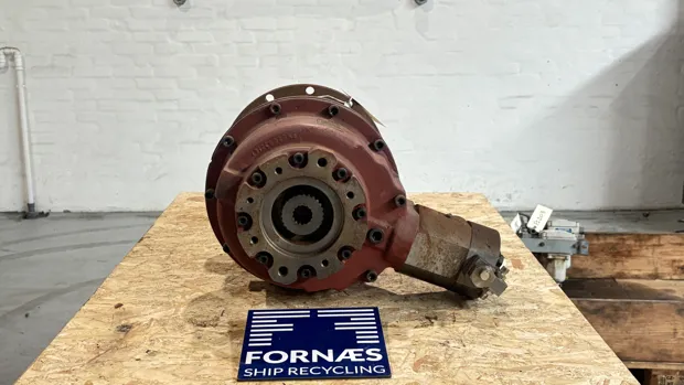 Image 4 of 9 - David Brown - 690108663