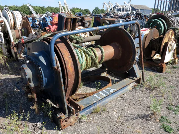 Image 1 of 4 - Trawl winch