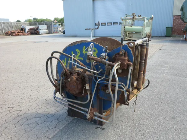 Image 2 of 6 - Trawl winch