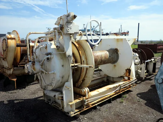 Image 2 of 2 - Split winch