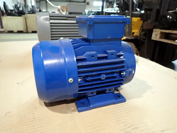 Image 1 of 3 - Elvem - 6SM80A2