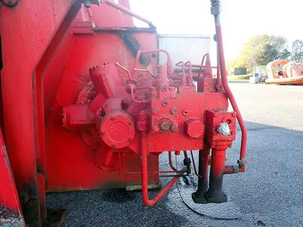 Image 6 of 8 - Anchor/mooring winch