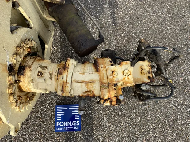 Image 5 of 5 - Small winch