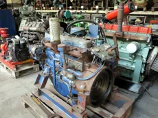 Isuzu - 6 cyl