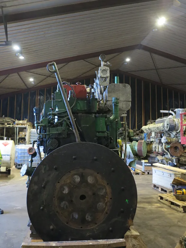 Image 4 of 8 - MAN B&W ( Alpha ) - 8T23LU