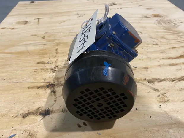 Image 4 of 5 - Bevi - 1A632-2