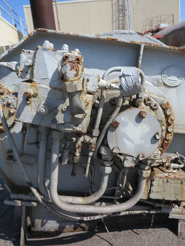 Image 3 of 5 - Split winch