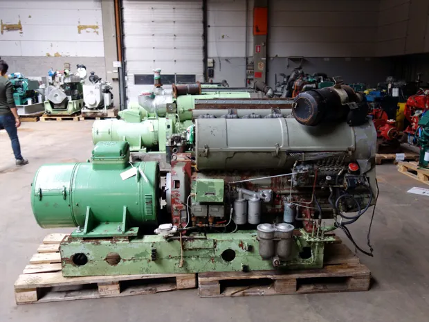 Image 3 of 4 - Deutz