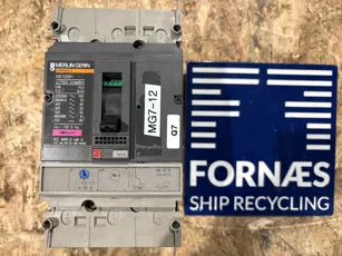 Merlin Gerin - Compact