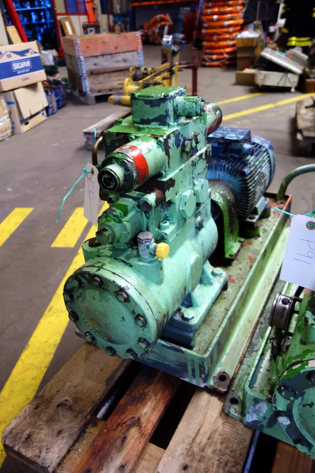 Image 2 of 2 - P90