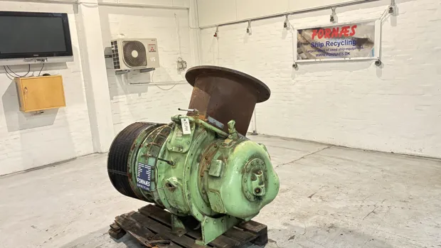 Image 2 of 8 - BBC - VTR 321-2N